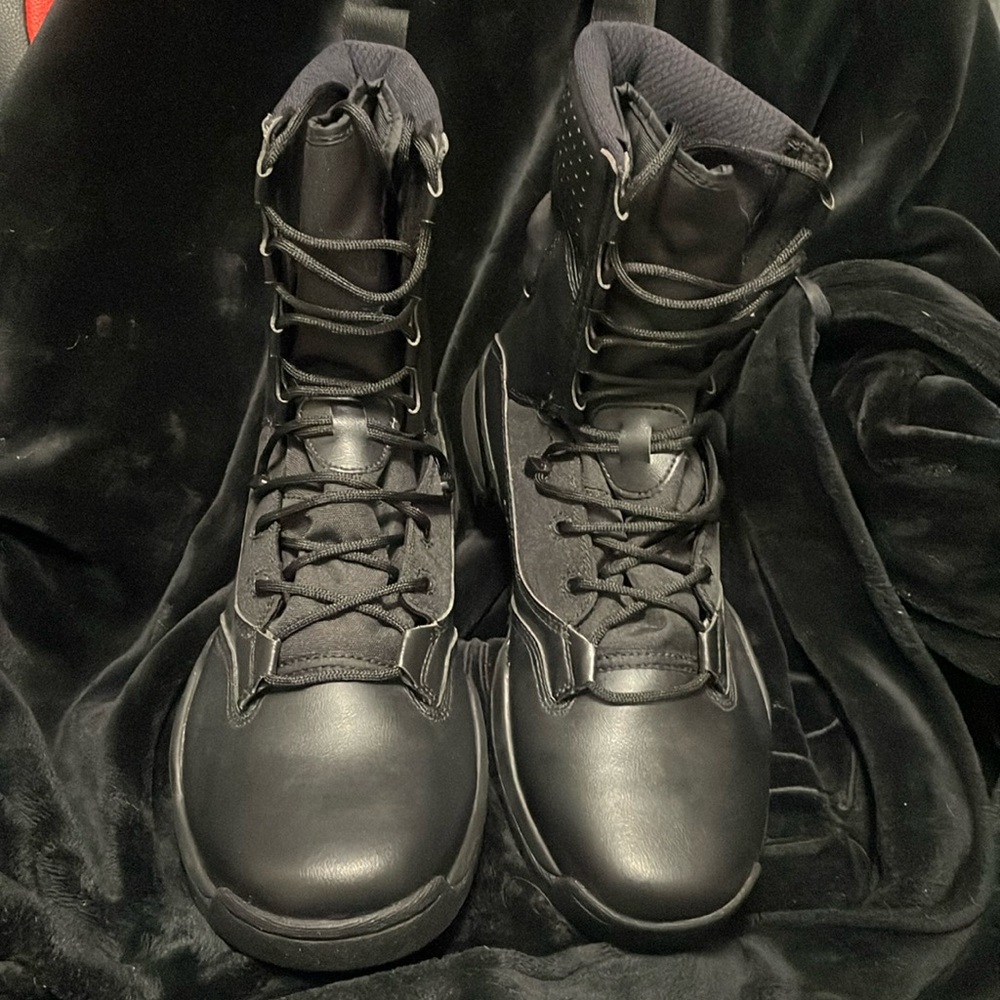 Men’s 10.5 Nike Tactical Boots